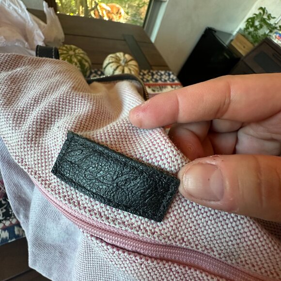 Dooney & Bourke Black Pebbled Leather Shoulder Bag w Front Pockets, Fair Cond - Picture 14 of 14